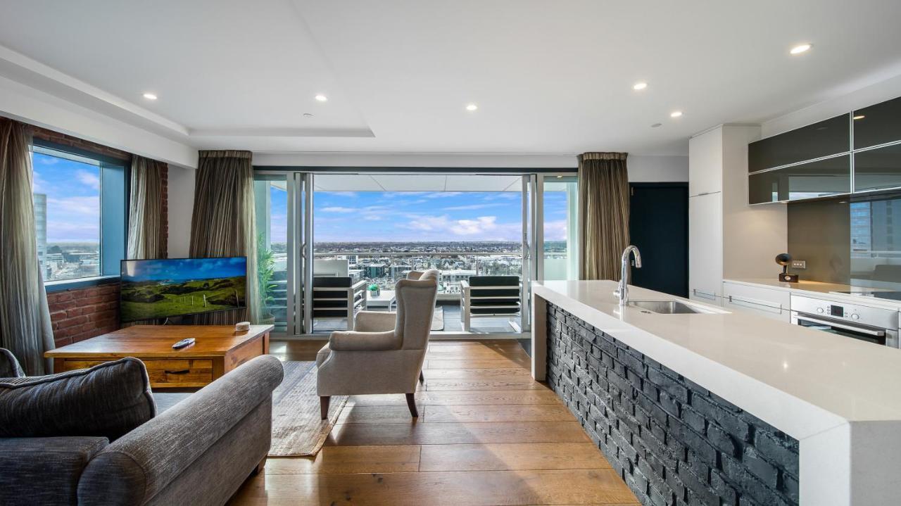 Central City View With Free Valet Parking 크라이스트처치 외부 사진